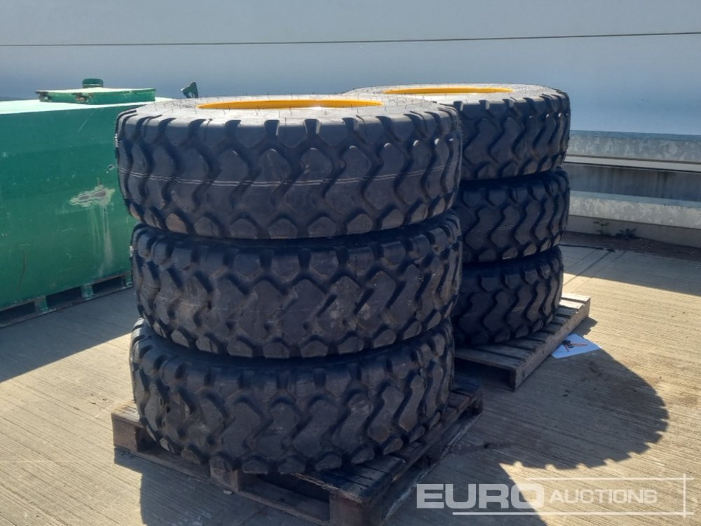 Michelin 15.5R25 Tyre & Rim (6 of) - Tire: picture 1 Michelin 15.5R25 Tyre & Rim (6 of) - Tire: picture 1
