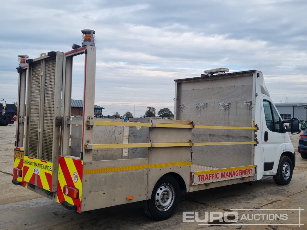 Peugeot Boxer 335 - Open body delivery van: picture 5 Peugeot Boxer 335 - Open body delivery van: picture 5