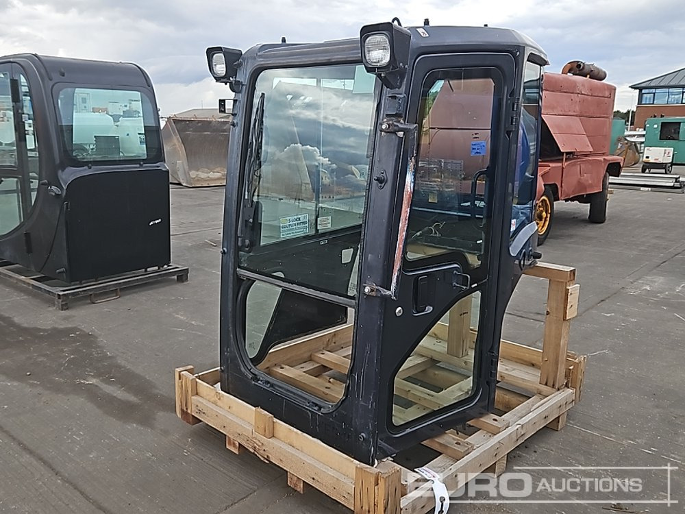 Kubota Cab to suit U48-4 Excavator - Spare parts: picture 1 Kubota Cab to suit U48-4 Excavator - Spare parts: picture 1