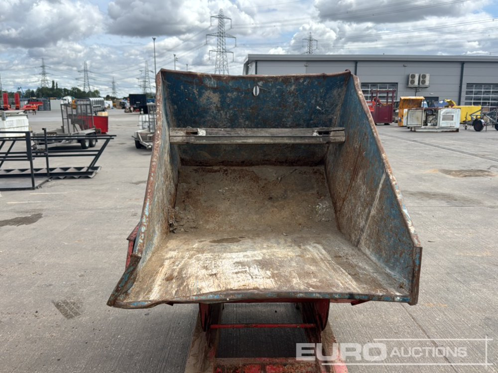 Tipping Skip to suit Forklift (2 of) - Tipping skip: picture 5 Tipping Skip to suit Forklift (2 of) - Tipping skip: picture 5
