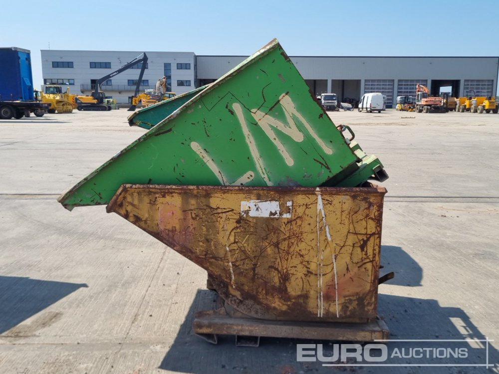 Tipping Skip to suit Forklift (4 of) - Tipping skip: picture 2 Tipping Skip to suit Forklift (4 of) - Tipping skip: picture 2
