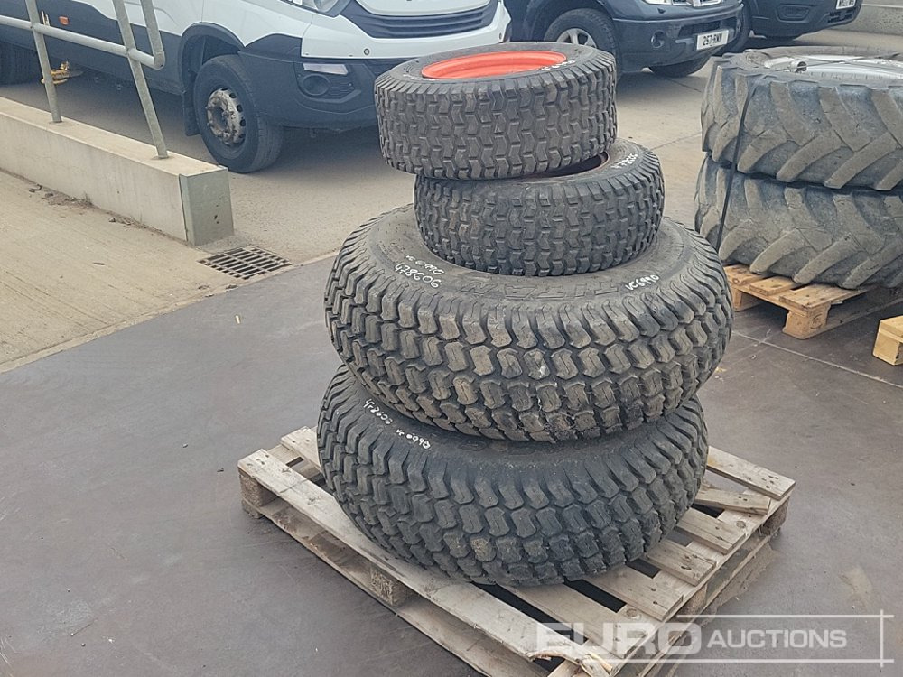 Titan 13.6-16 Tyre & Rim (2 of), Maxxis 24x8.50-12 Tyre & Rim (2 of) - Tire: picture 3 Titan 13.6-16 Tyre & Rim (2 of), Maxxis 24x8.50-12 Tyre & Rim (2 of) - Tire: picture 3
