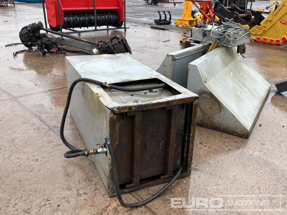 Tool Boxes, Tank, Control Panel - Construction equipment: picture 2 Tool Boxes, Tank, Control Panel - Construction equipment: picture 2