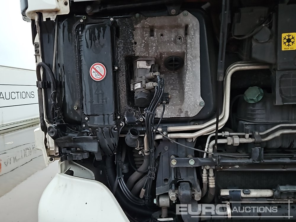 Tractor unit 2015 MAN TGX26.480: picture 32