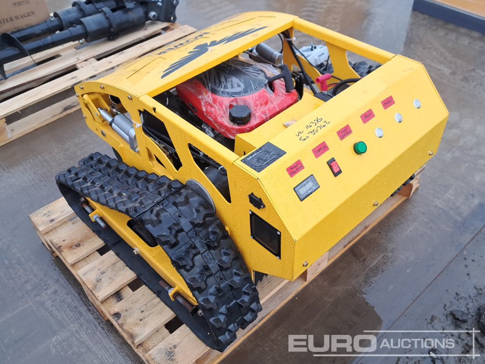 Unused 2025 Salini RC-900 Radio Controlled Tracked Lawnmower (Controls in Office) - Lawn mower: picture 3 Unused 2025 Salini RC-900 Radio Controlled Tracked Lawnmower (Controls in Office) - Lawn mower: picture 3