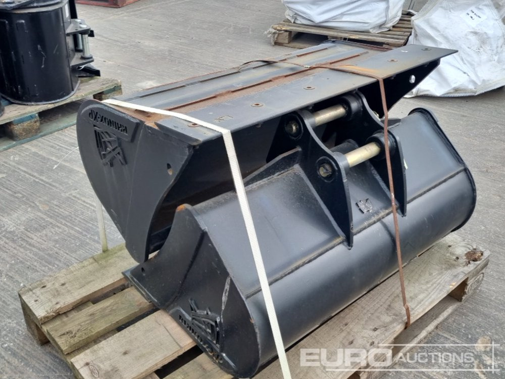 Unused Rhinox 36", 36" Digging Bucket 35mm Pin to suit Mini Excavator - Bucket: picture 5 Unused Rhinox 36", 36" Digging Bucket 35mm Pin to suit Mini Excavator - Bucket: picture 5