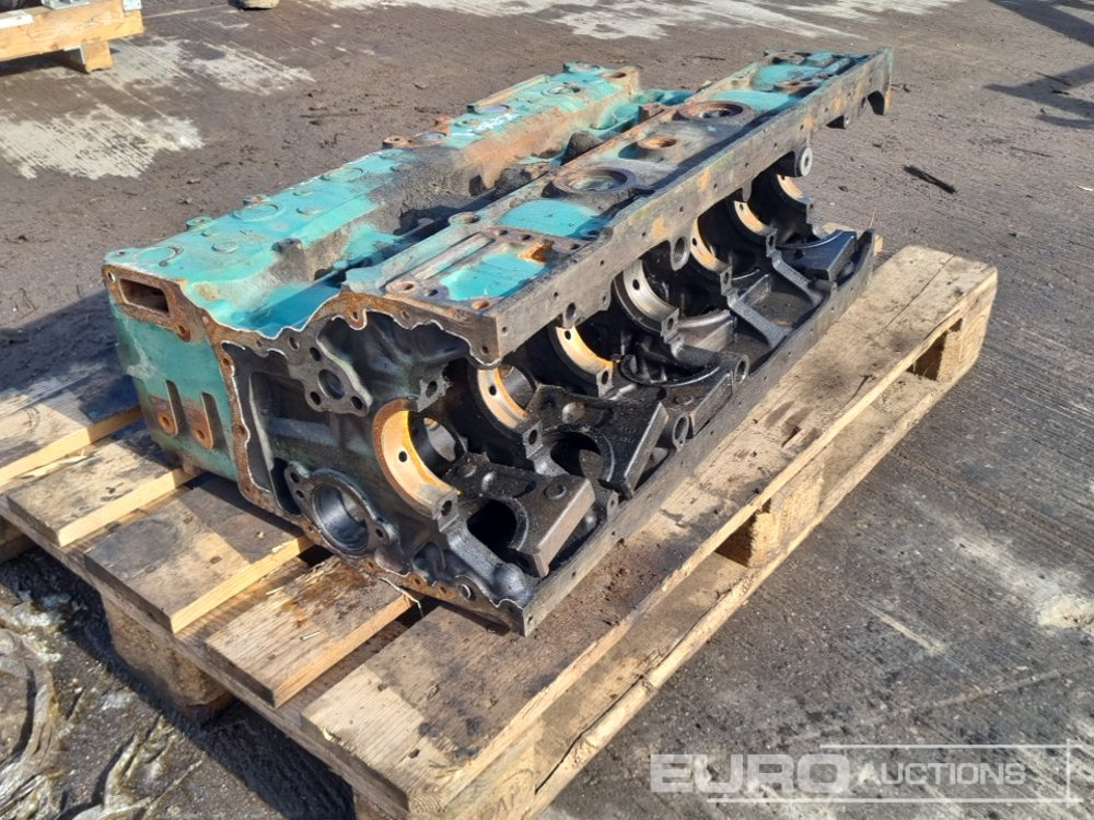 Volvo 6 Cylinder Engine Block - Engine: picture 1 Volvo 6 Cylinder Engine Block - Engine: picture 1