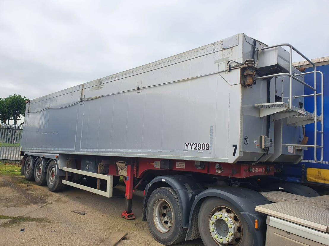 Fruehauf  - Tipper semi-trailer: picture 1 Fruehauf  - Tipper semi-trailer: picture 1