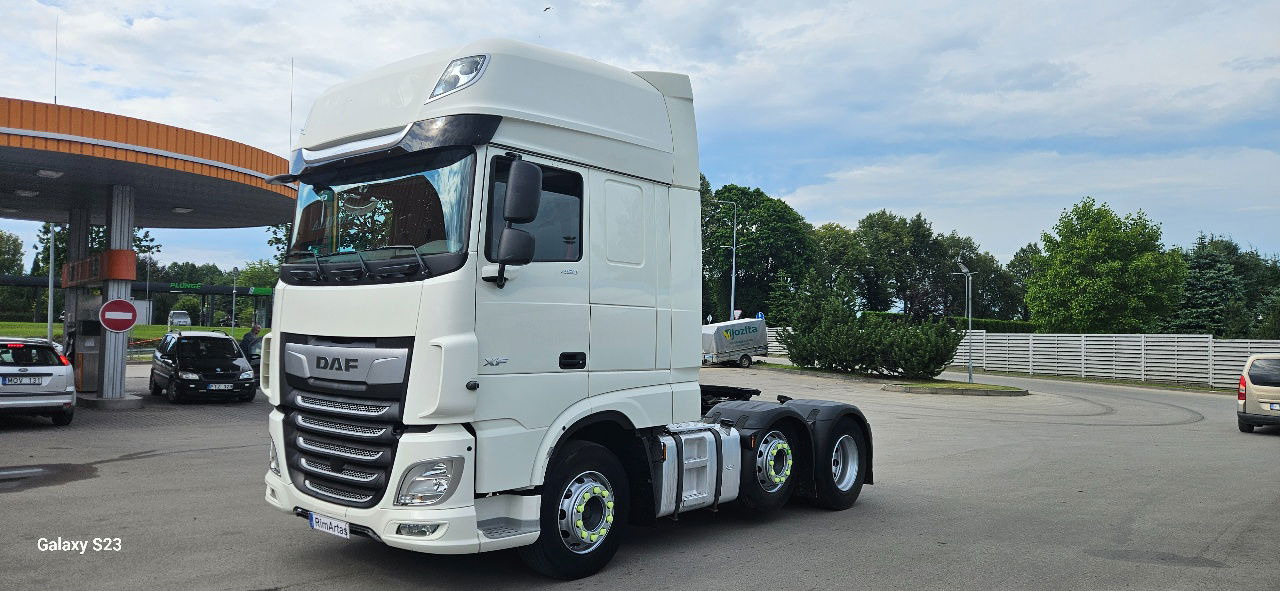 DAF XF 105.460 - Tractor unit: picture 1 DAF XF 105.460 - Tractor unit: picture 1