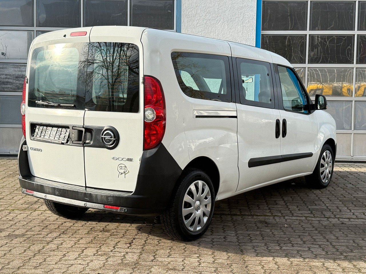 Opel Combo 1.6CDTI L2H1 S/S Easytr. Klima 5-Sitze - People carrier: picture 5 Opel Combo 1.6CDTI L2H1 S/S Easytr. Klima 5-Sitze - People carrier: picture 5