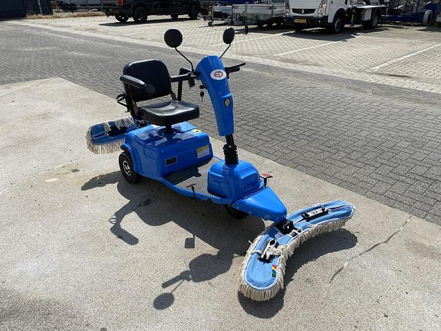 EP ZL-C5, Dweilmachine / veegmachine - Road sweeper: picture 4 EP ZL-C5, Dweilmachine / veegmachine - Road sweeper: picture 4