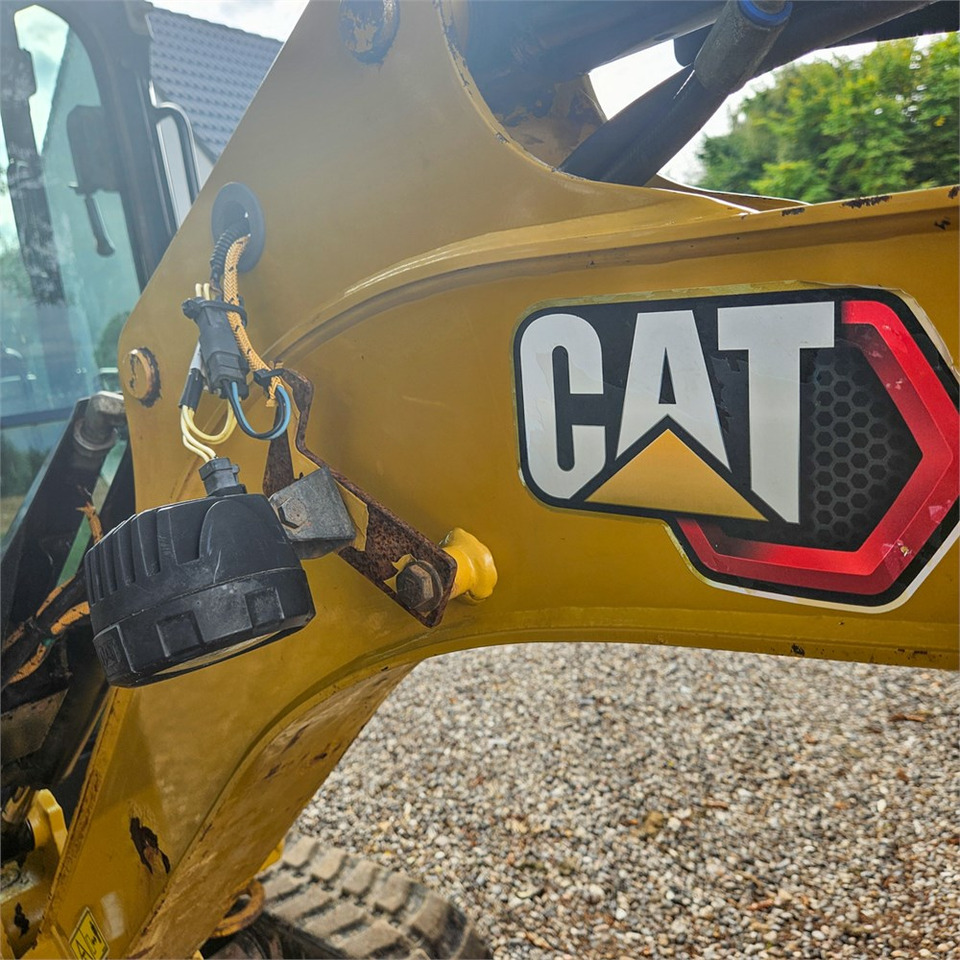 Mini excavator Caterpillar 301.8: picture 23