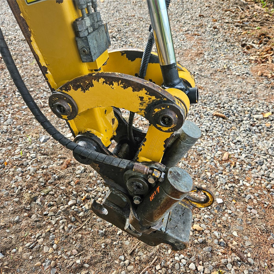 Mini excavator Caterpillar 301.8: picture 30