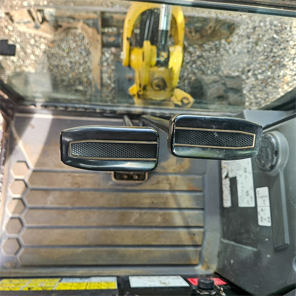 Mini excavator Caterpillar 301.8: picture 16