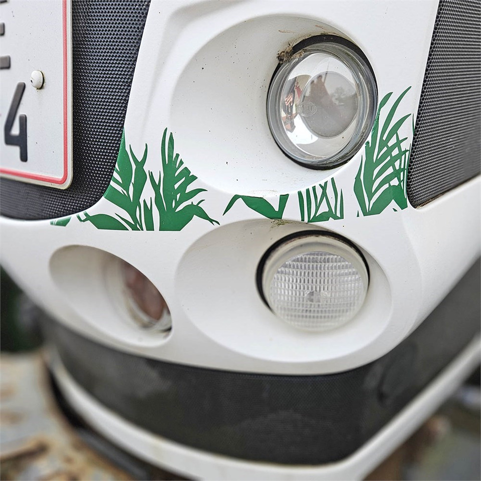 Farm tractor Claas Ares 697: picture 47