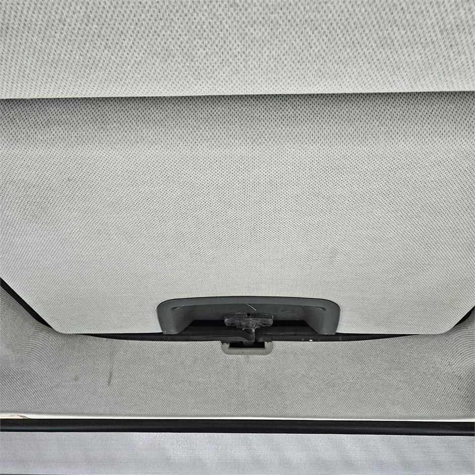 Farm tractor Claas Ares 697: picture 27