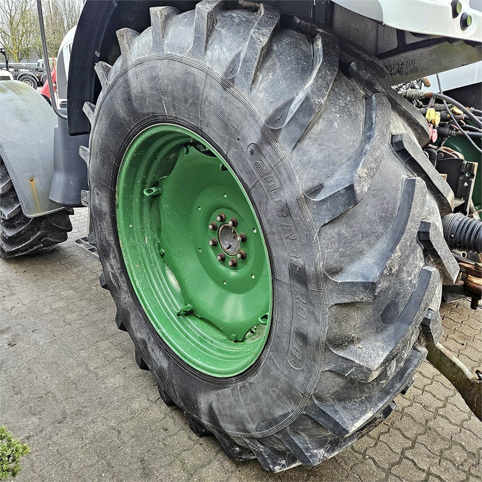 Farm tractor Claas Ares 697: picture 35