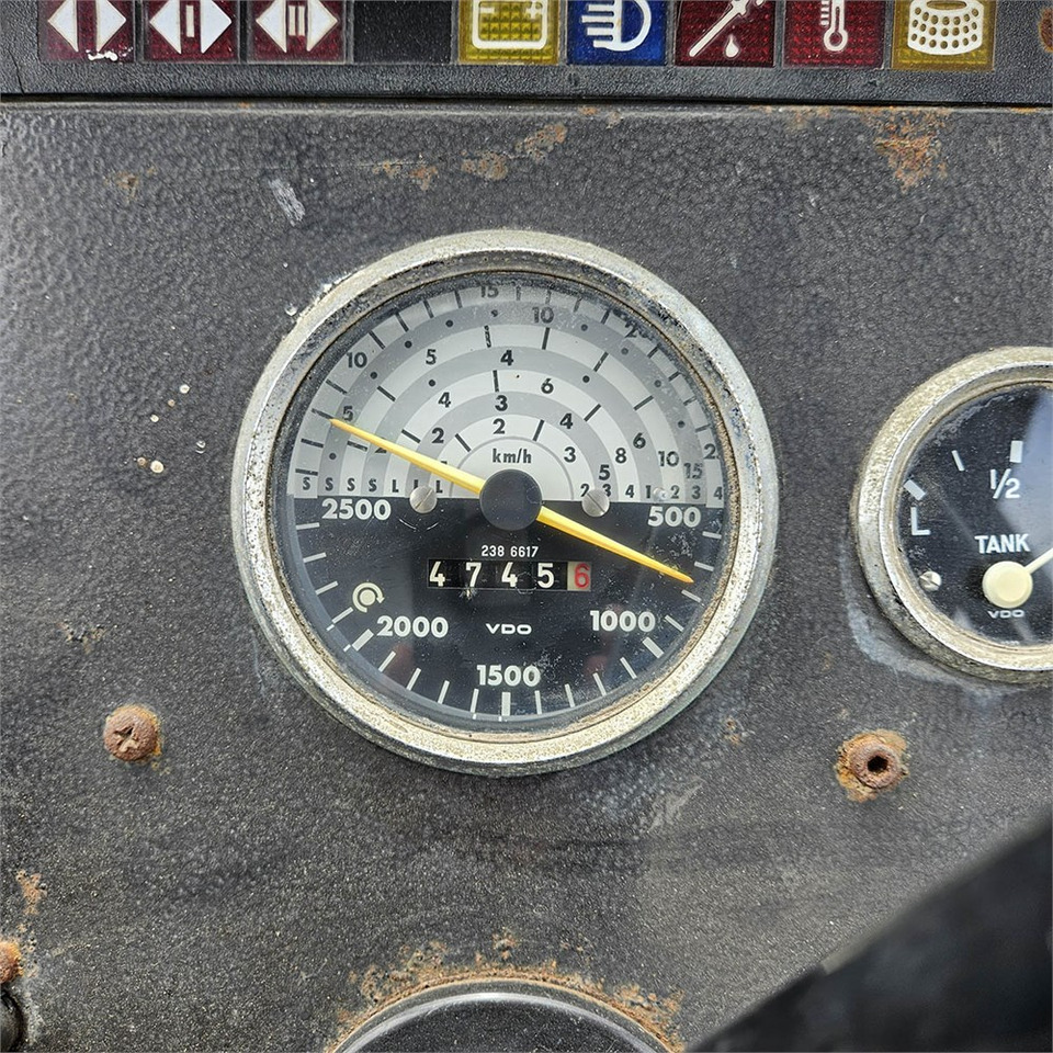 Farm tractor Deutz 5206: picture 14