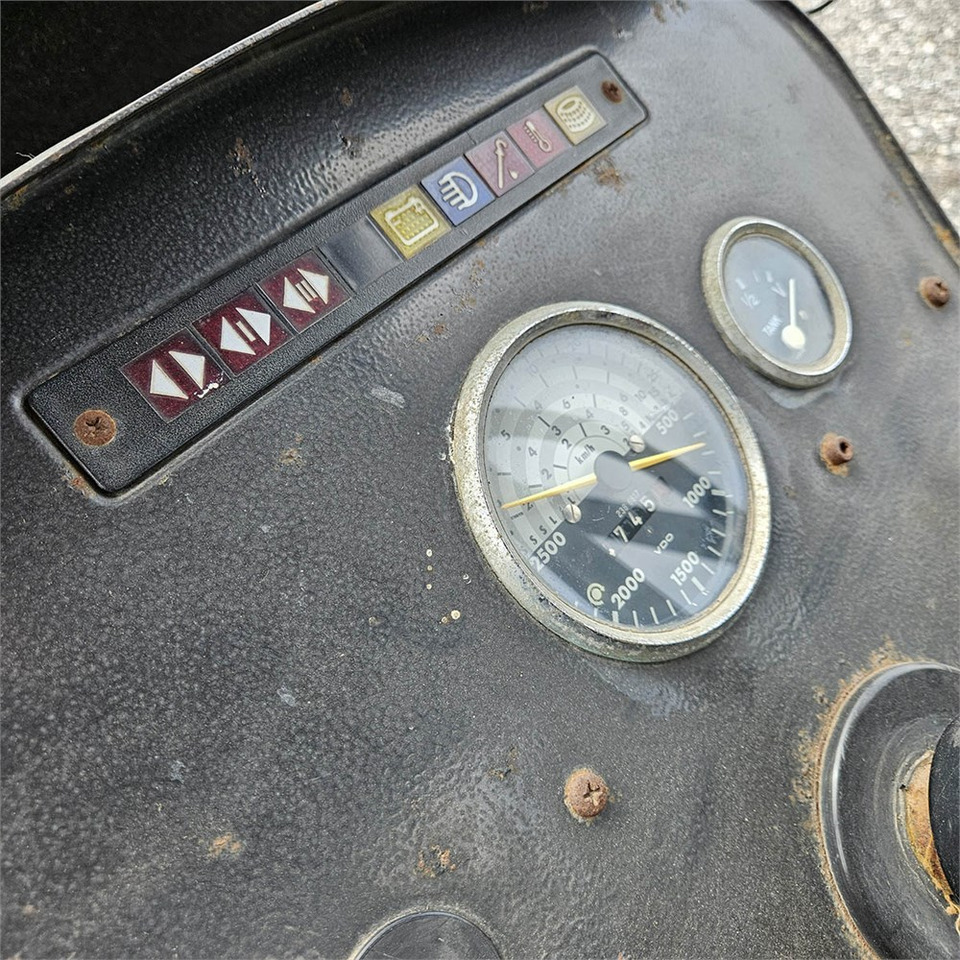 Farm tractor Deutz 5206: picture 16