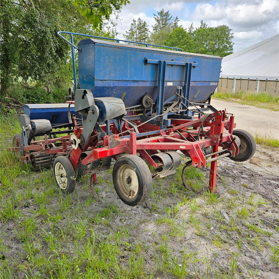 Fiona 4300 - Sowing and planting equipment: picture 5 Fiona 4300 - Sowing and planting equipment: picture 5