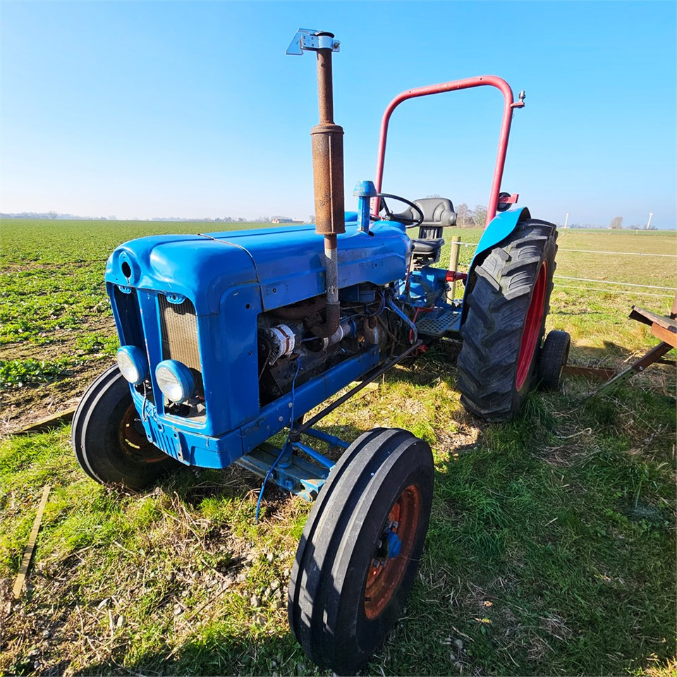 Ford T2 - Farm tractor: picture 3 Ford T2 - Farm tractor: picture 3