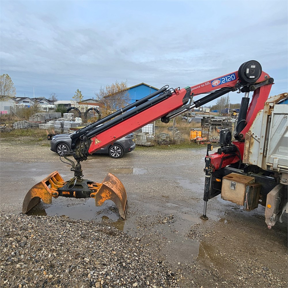 HMF 2120K-4 RC - Truck mounted crane: picture 3 HMF 2120K-4 RC - Truck mounted crane: picture 3