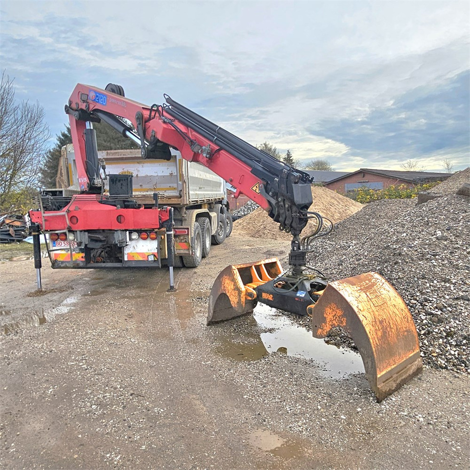 HMF 2120K-4 RC - Truck mounted crane: picture 1 HMF 2120K-4 RC - Truck mounted crane: picture 1