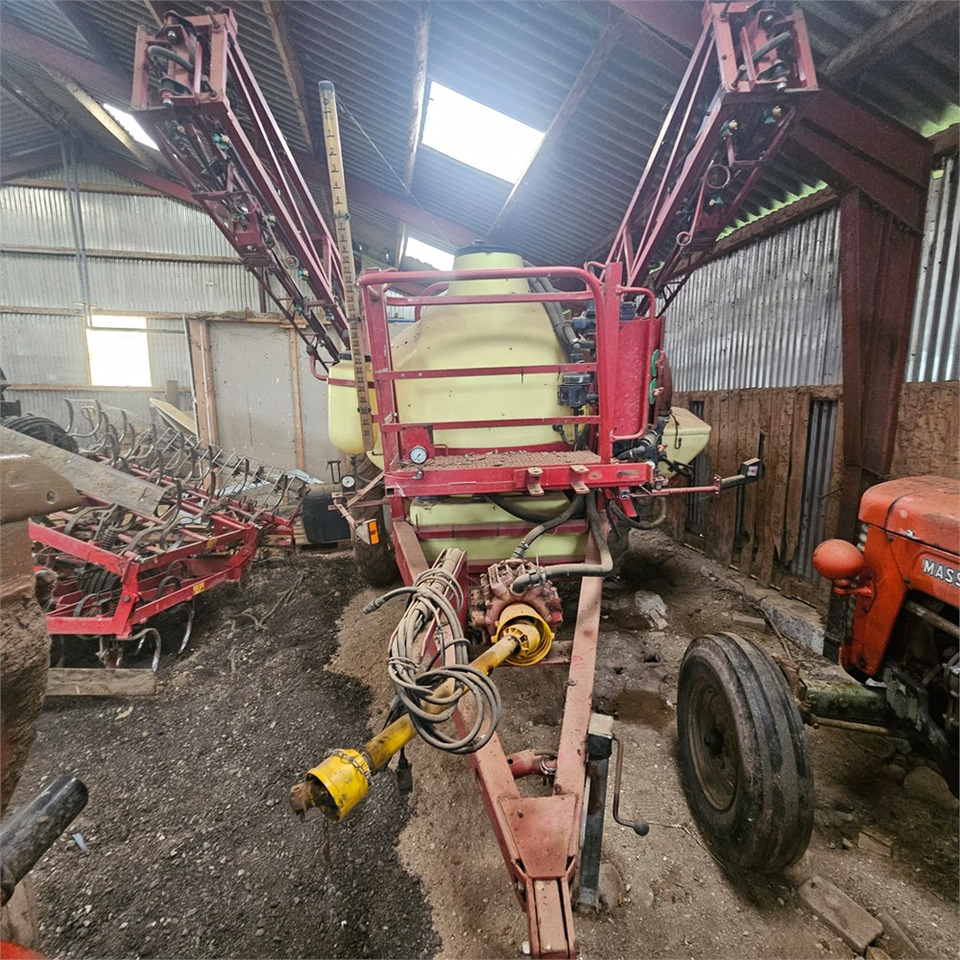 Sprayer Hardi CM2 Commander 2.800 l: picture 8
