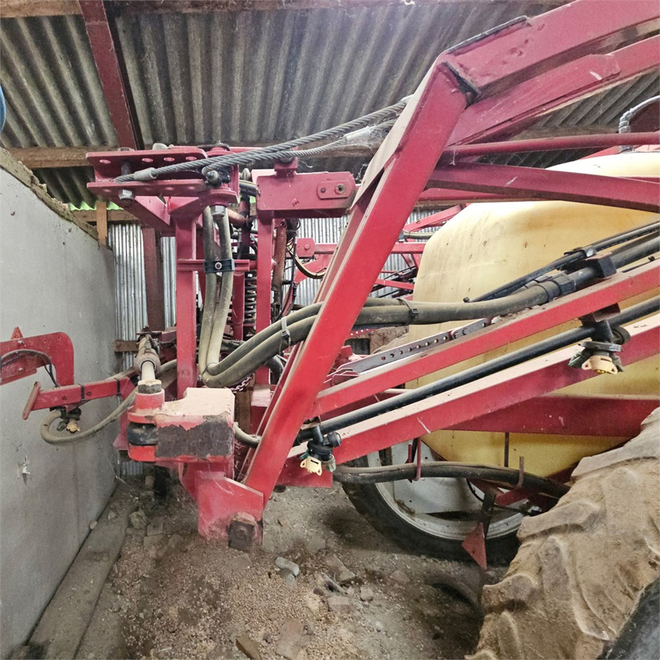 Sprayer Hardi CM2 Commander 2.800 l: picture 9