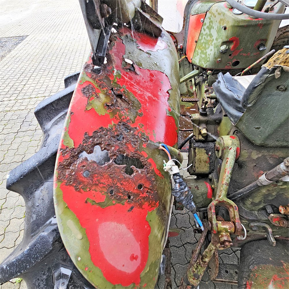 Farm tractor IH 276: picture 18 Farm tractor IH 276: picture 18