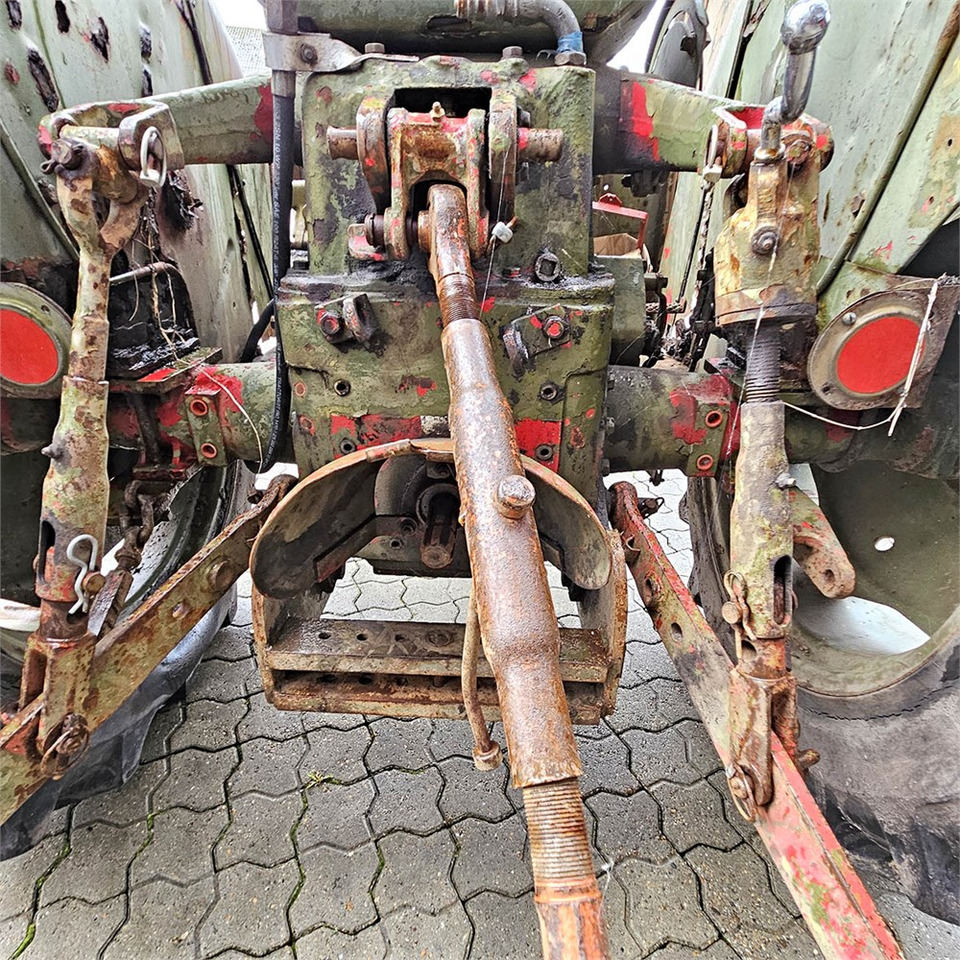 Farm tractor IH 276: picture 22 Farm tractor IH 276: picture 22