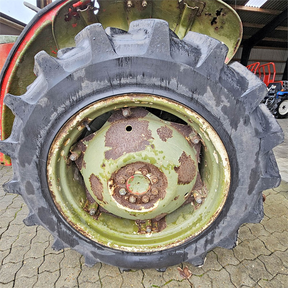 Farm tractor IH 276: picture 29 Farm tractor IH 276: picture 29