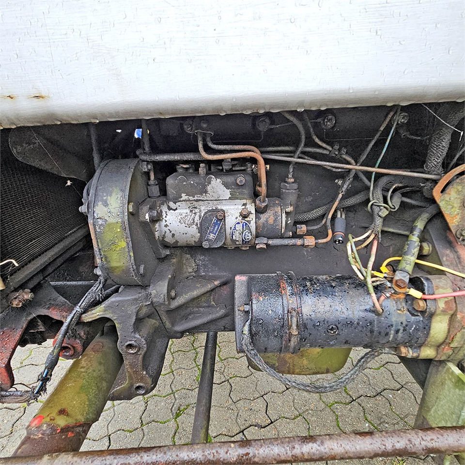 Farm tractor IH 276: picture 23 Farm tractor IH 276: picture 23