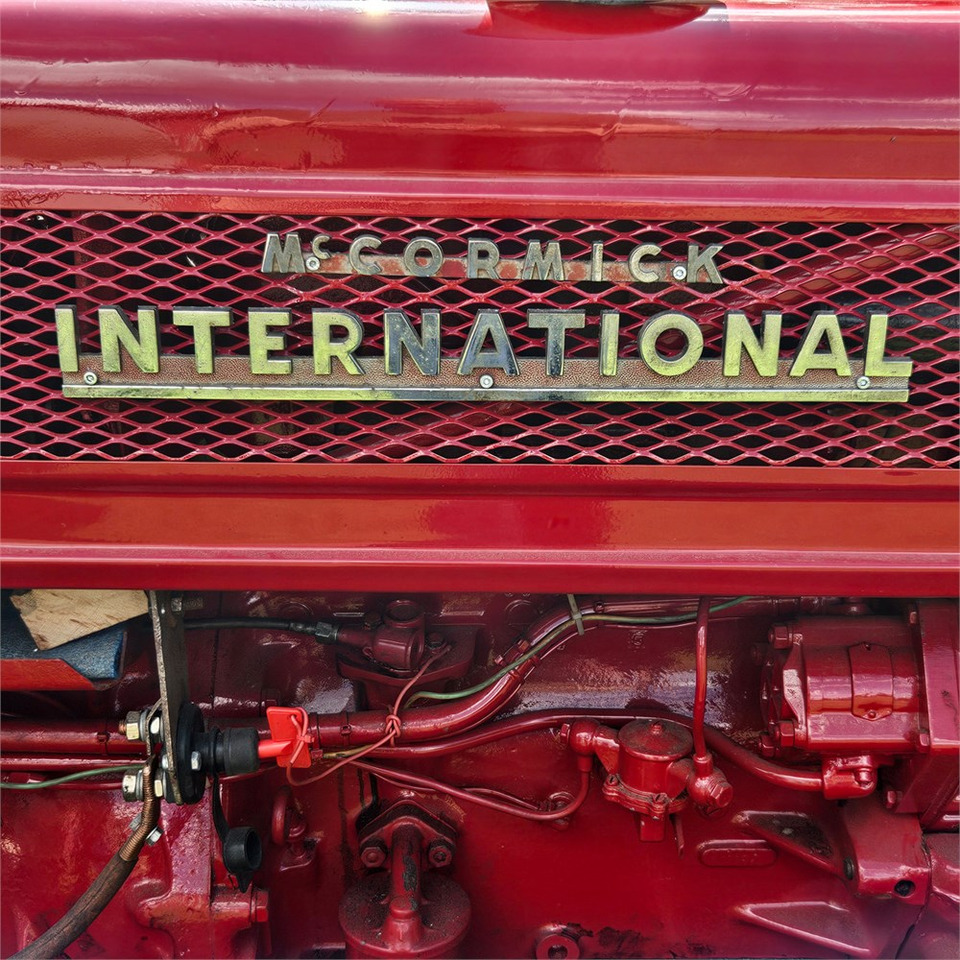 IH B-275 - Farm tractor: picture 5 IH B-275 - Farm tractor: picture 5