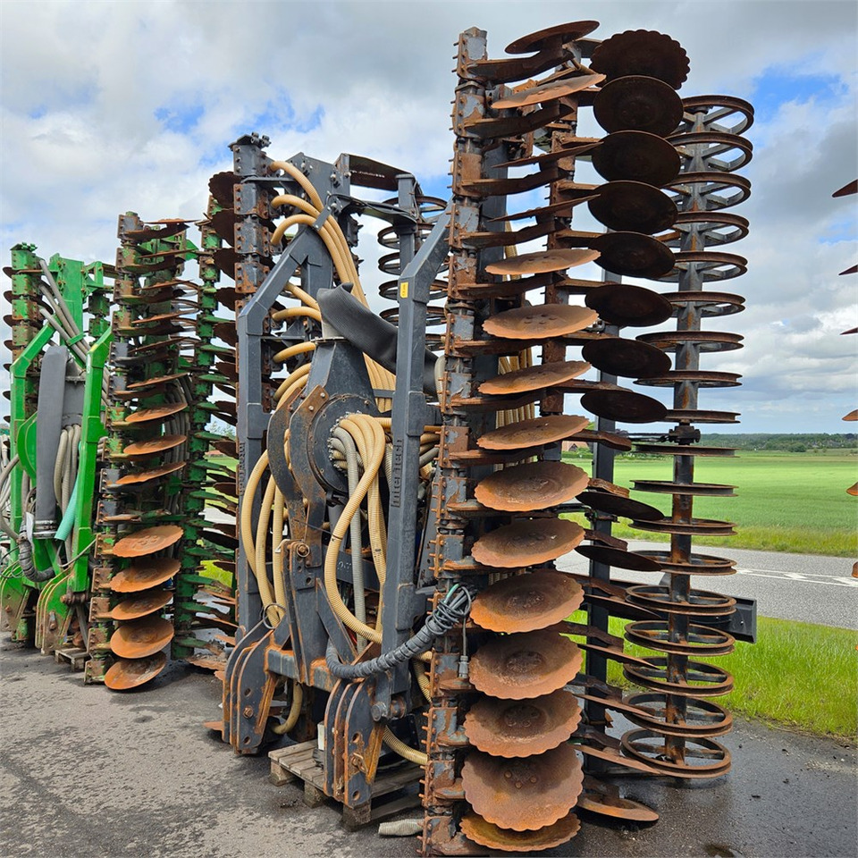 Intertech 7,5m - Fertilizing equipment: picture 1 Intertech 7,5m - Fertilizing equipment: picture 1