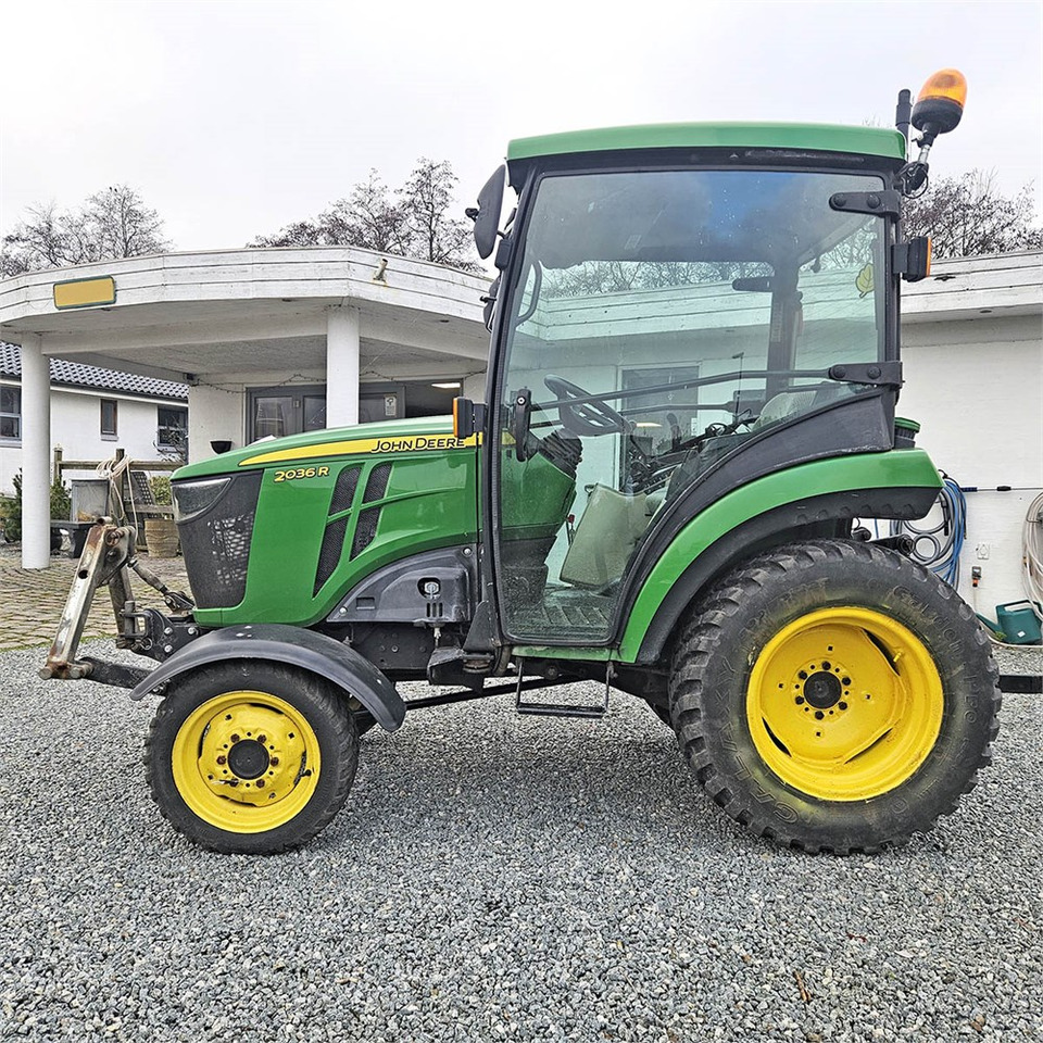 John Deere 2036 R - Municipal tractor: picture 2 John Deere 2036 R - Municipal tractor: picture 2