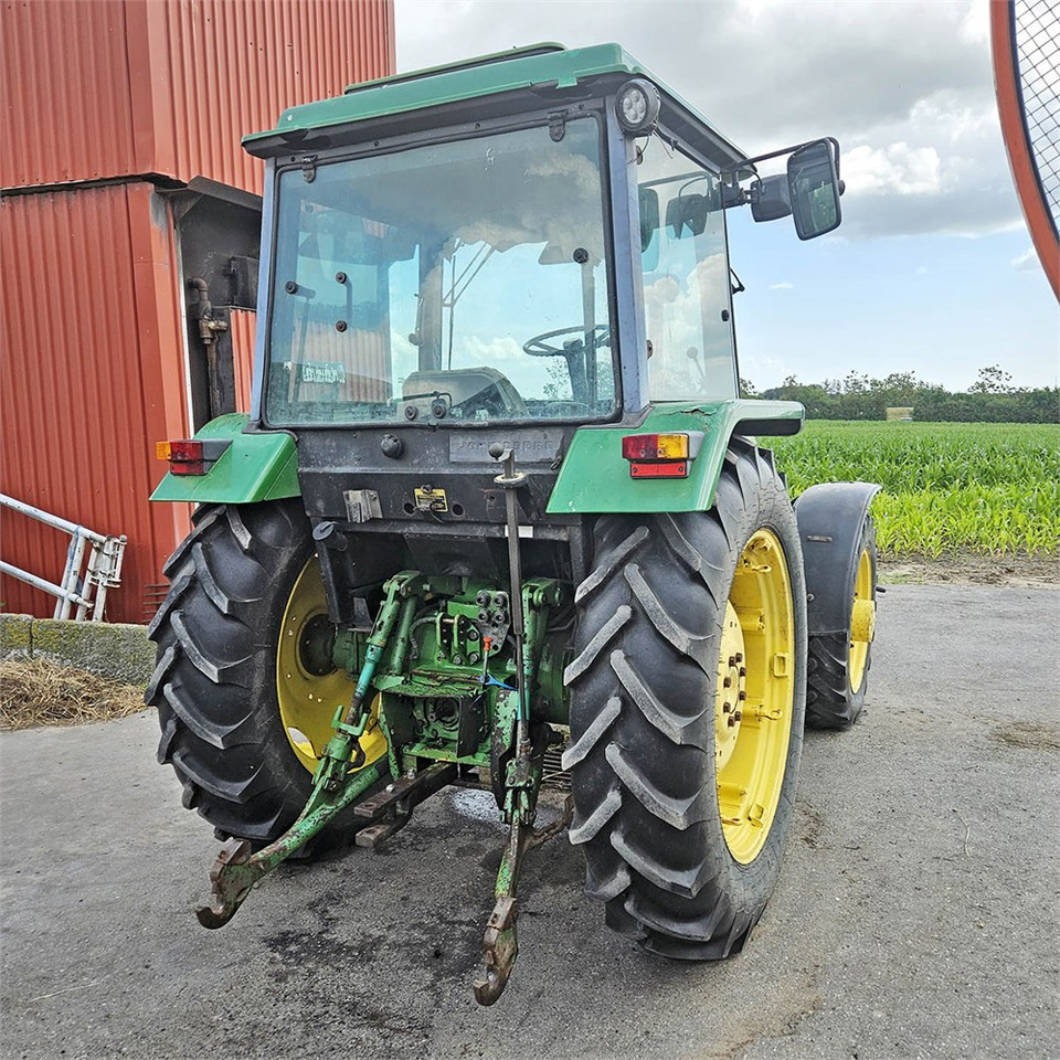 John Deere 2850 MFWD - Farm tractor: picture 3 John Deere 2850 MFWD - Farm tractor: picture 3