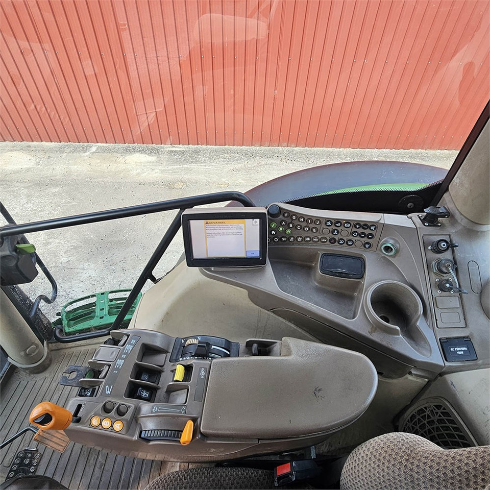 Farm tractor John Deere 6210 R: picture 12 Farm tractor John Deere 6210 R: picture 12