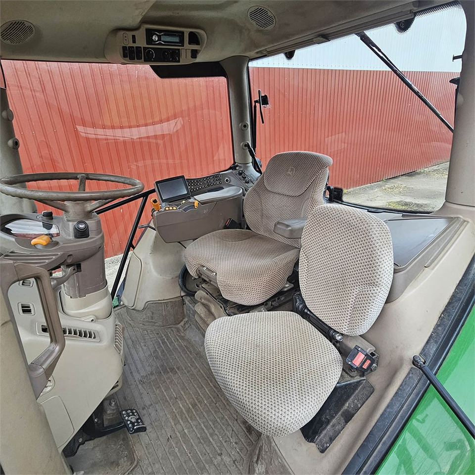 Farm tractor John Deere 6210 R: picture 11 Farm tractor John Deere 6210 R: picture 11