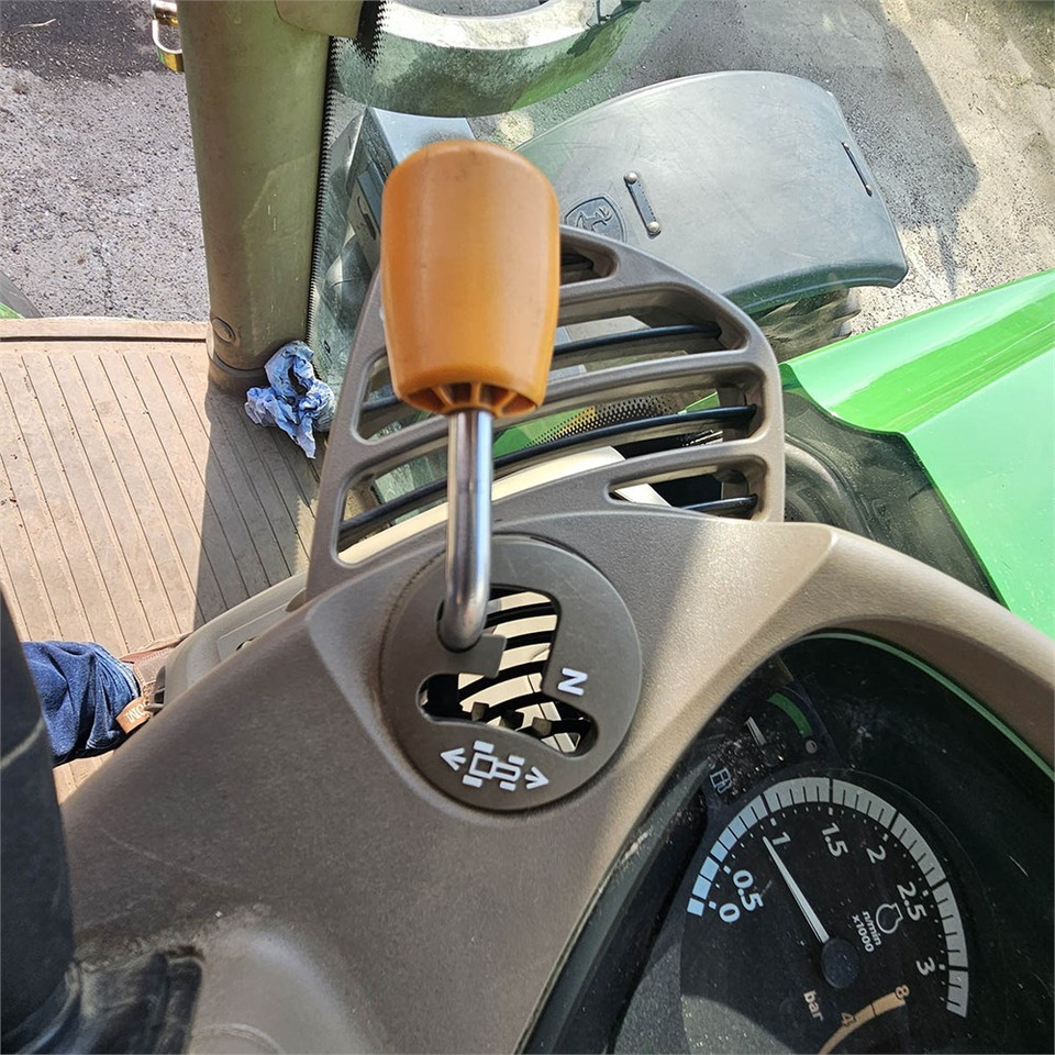 Farm tractor John Deere 6210 R: picture 16 Farm tractor John Deere 6210 R: picture 16