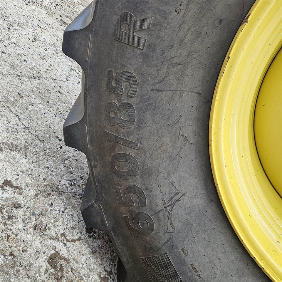 Farm tractor John Deere 6210 R: picture 37 Farm tractor John Deere 6210 R: picture 37