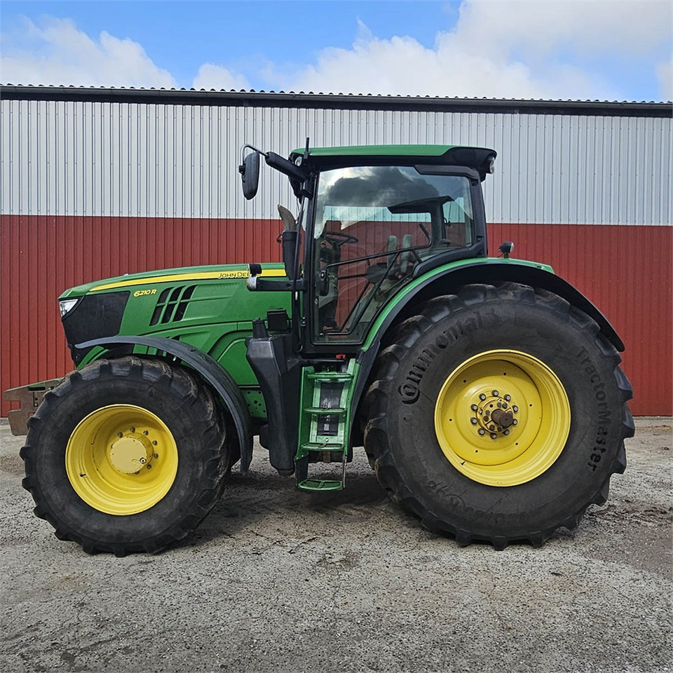 John Deere 6210 R - Farm tractor: picture 2 John Deere 6210 R - Farm tractor: picture 2