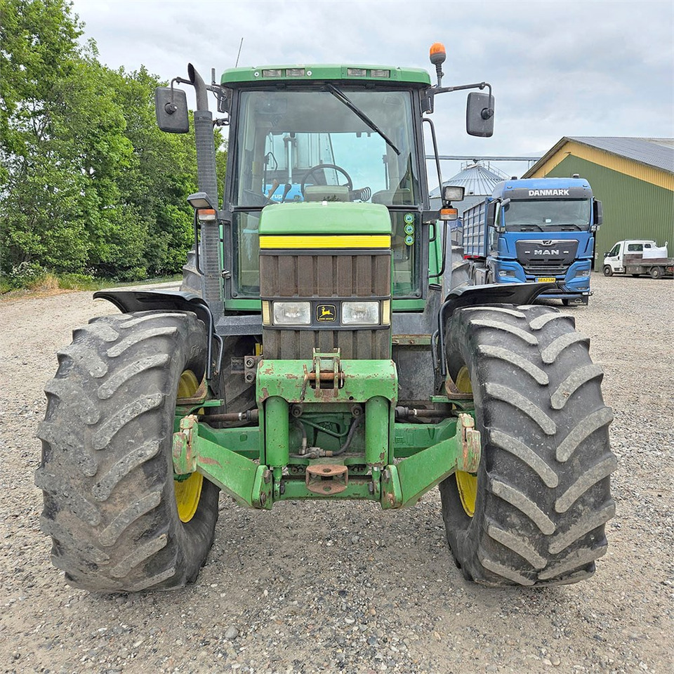 John Deere 6910 - Farm tractor: picture 4 John Deere 6910 - Farm tractor: picture 4