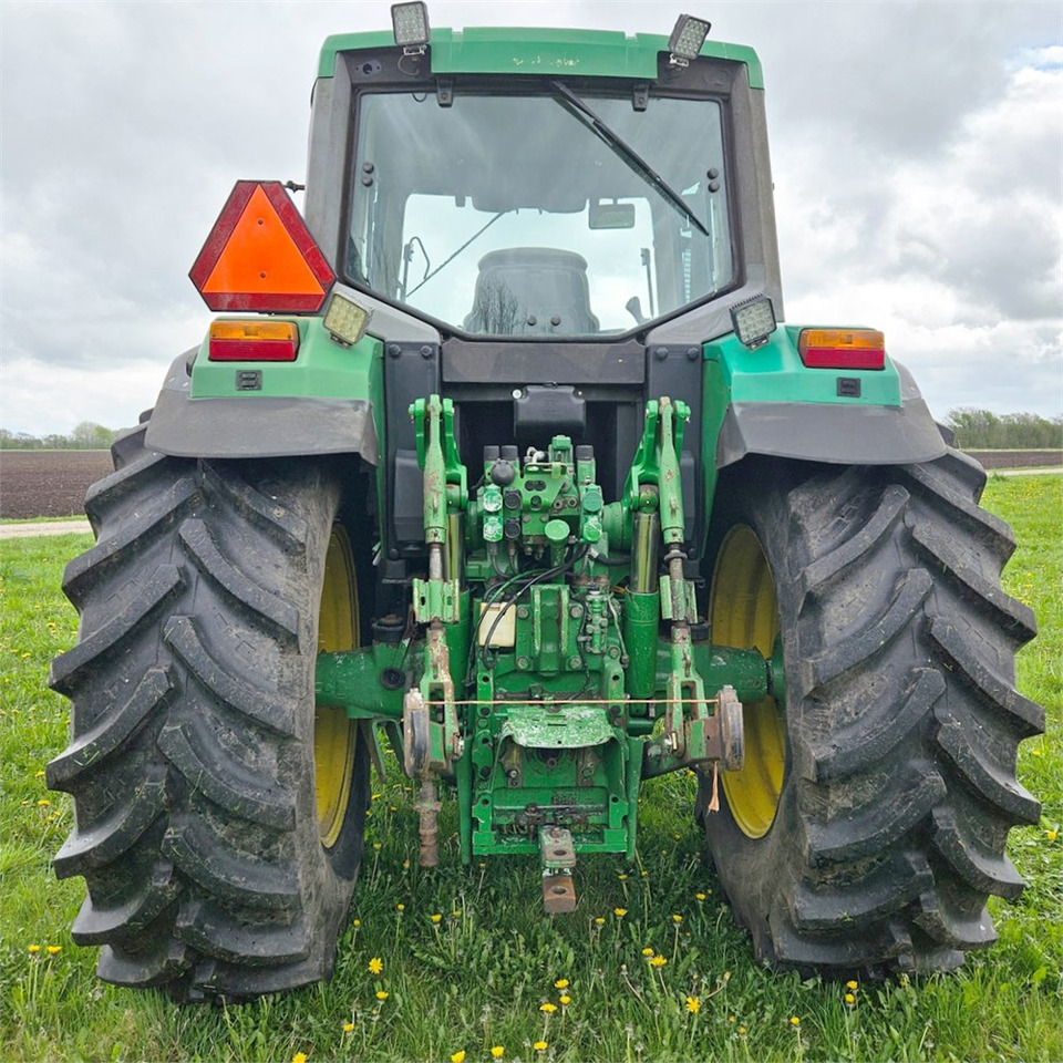 John Deere 6910 - Farm tractor: picture 4 John Deere 6910 - Farm tractor: picture 4