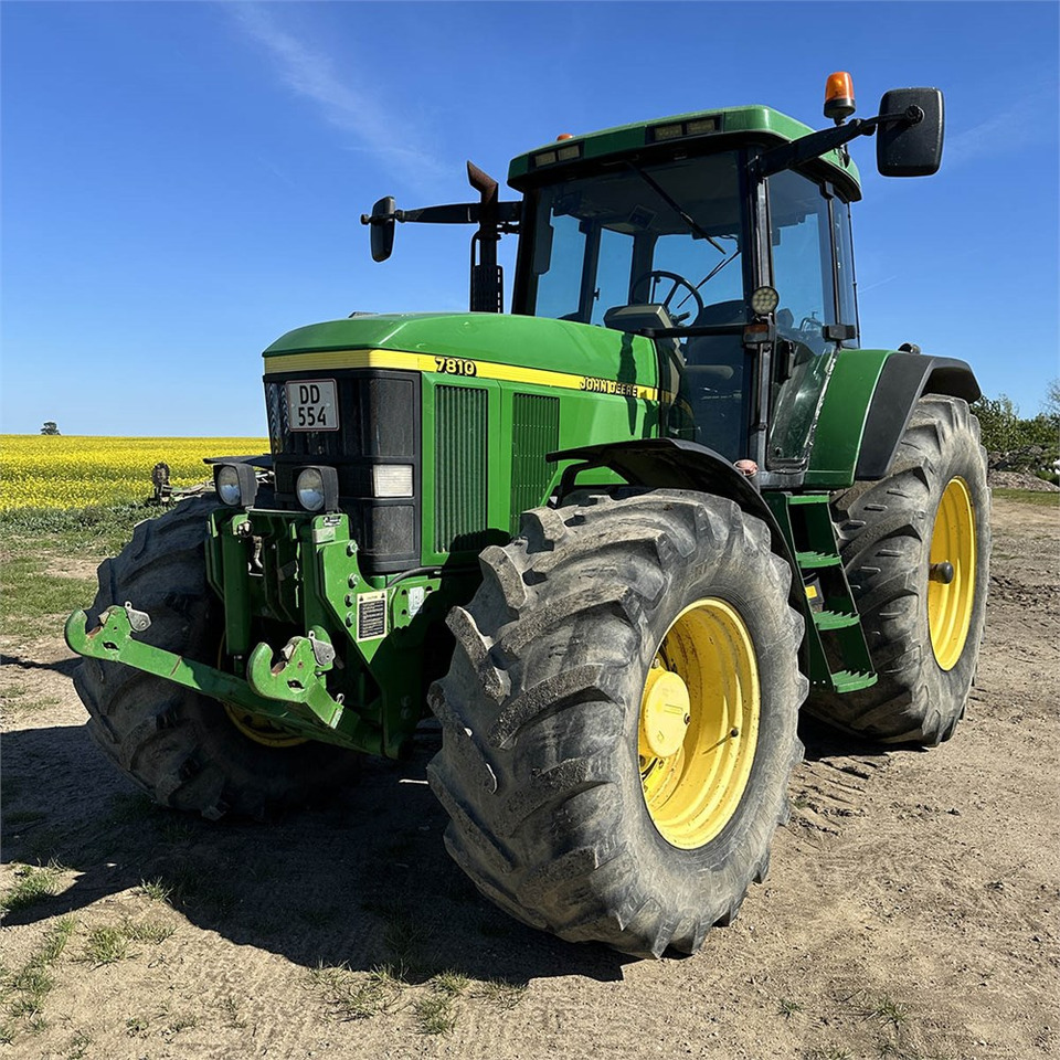John Deere 7810 - Farm tractor: picture 2 John Deere 7810 - Farm tractor: picture 2