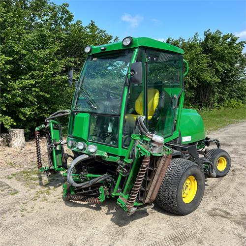 John Deere 8700 PC FM - Lawn mower: picture 1 John Deere 8700 PC FM - Lawn mower: picture 1