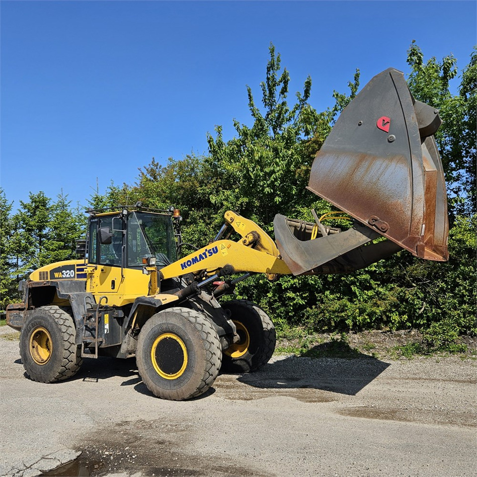 Komatsu WA320-5H - Wheel loader: picture 1 Komatsu WA320-5H - Wheel loader: picture 1
