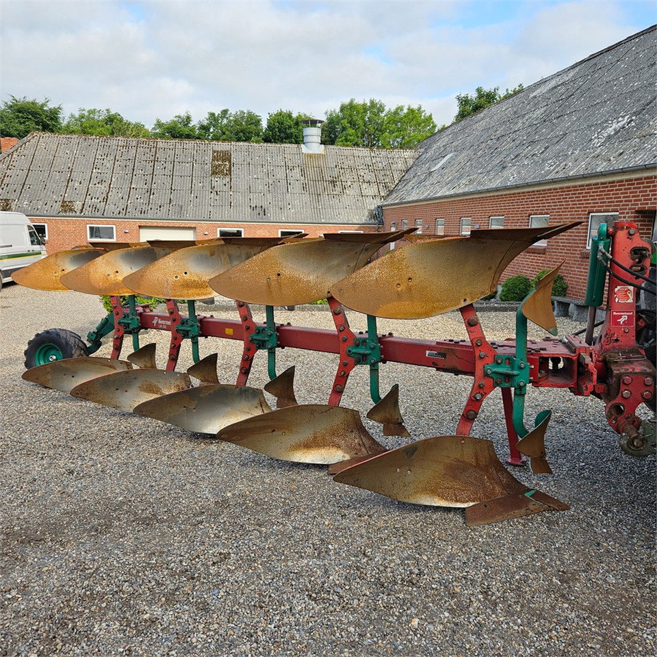 Kverneland LM 100 - Plough: picture 1 Kverneland LM 100 - Plough: picture 1