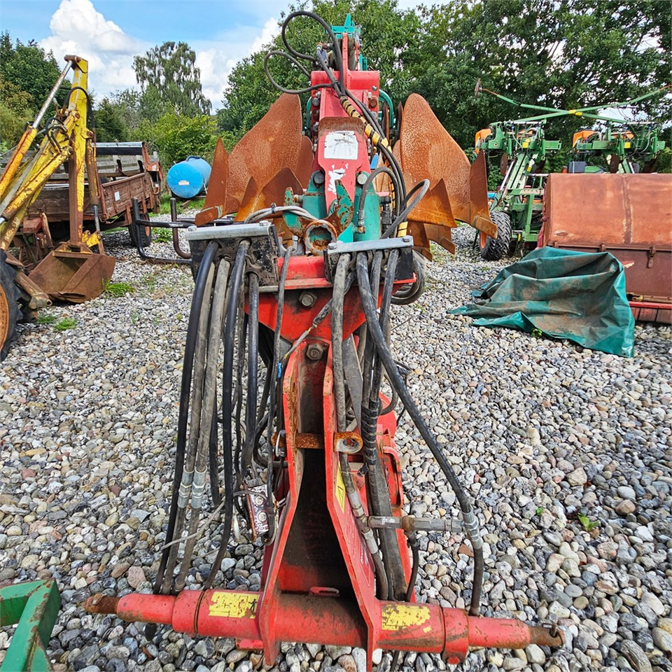 Kverneland PL 100 - Plough: picture 2 Kverneland PL 100 - Plough: picture 2