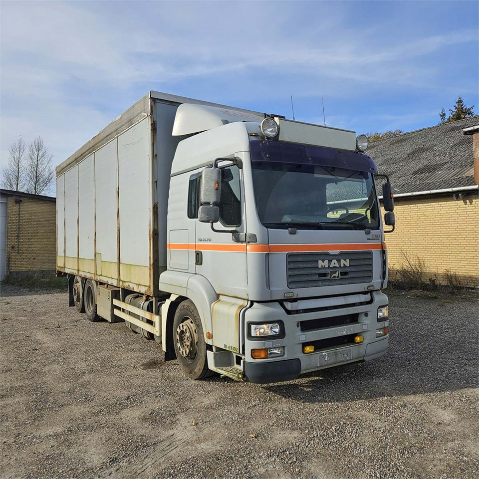 MAN Tg a 26.350 - Box truck: picture 2 MAN Tg a 26.350 - Box truck: picture 2
